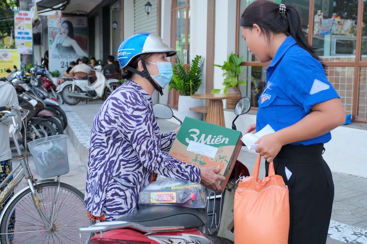 Bạn trẻ TP.HCM và hnh trình phát huy truyền thống - lan tỏa yêu thương mừng Quốc khánh 2-9 - Ảnh 2.