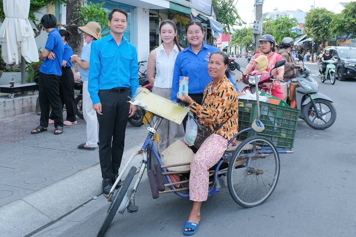 Bạn trẻ TP.HCM và hnh trình phát huy truyền thống - lan tỏa yêu thương mừng Quốc khánh 2-9 - Ảnh 1.