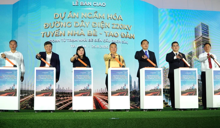 TP.HCM nhận bàn giao 3,2km tuyến điện ngầm 220KV Nhà Bè - Tao Đàn sau 8 tháng thi công - Ảnh 1.