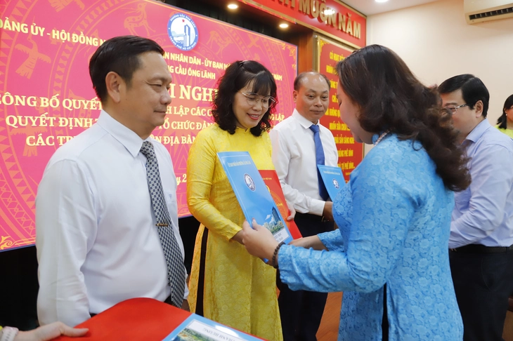 Phường Cầu Ông Lãnh sắp xếp trường học: từ 11 còn 7 trường - Ảnh 1.