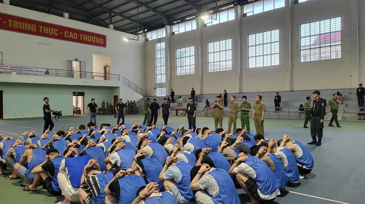 Bắt cô gái cầm đầu đường dây mua bán người bị truy nã đặc biệt - Ảnh 3.
