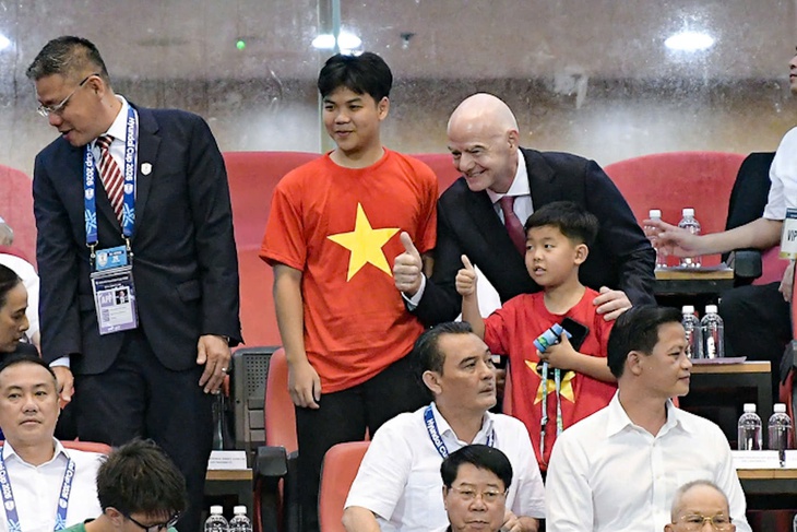 Chủ tịch FIFA Gianni Infantino dự khán trận Việt Nam - Thái Lan - Ảnh 10.