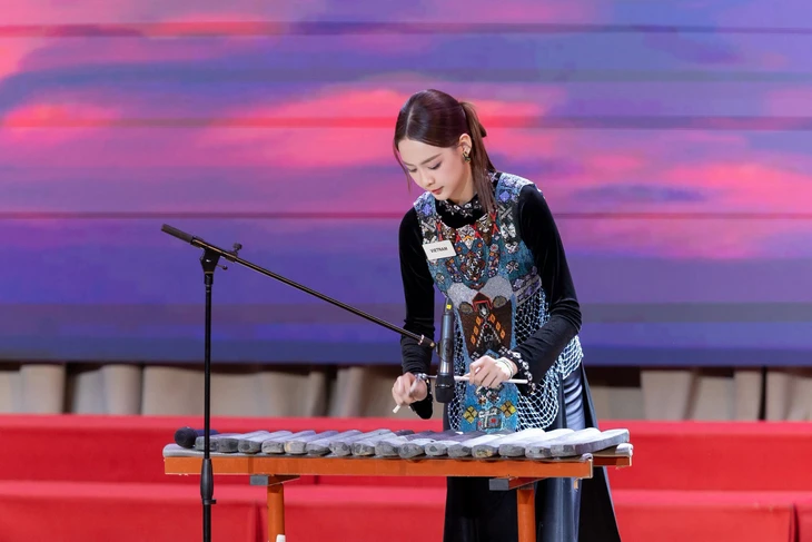 Bảo Ngọc chơi đàn đá, đọc rap, hát trong phần thi tài năng tại Miss World 2026 - Ảnh 1.