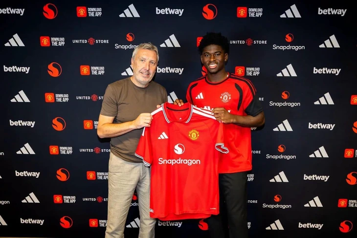 Man United chi đậm để mua tiền vệ trẻ tại Ngoại hạng Anh - Ảnh 1.