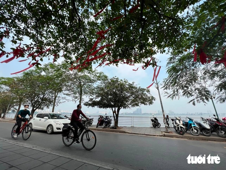Hà Nội dự kiến khởi công mở rộng đường ven hồ Tây dịp Quốc khánh 2-9 - Ảnh 1.