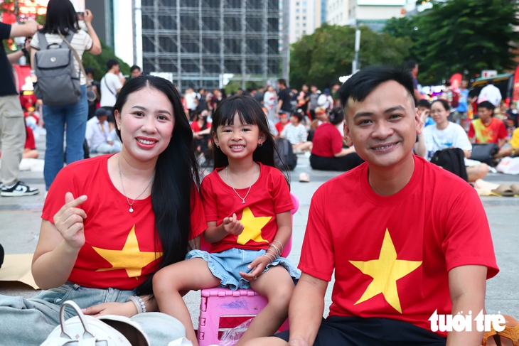 Chung kết Việt Nam - Thái Lan: Cổ động viên sẵn sàng ‘cháy’ cùng đội tuyển  - Ảnh 2.
