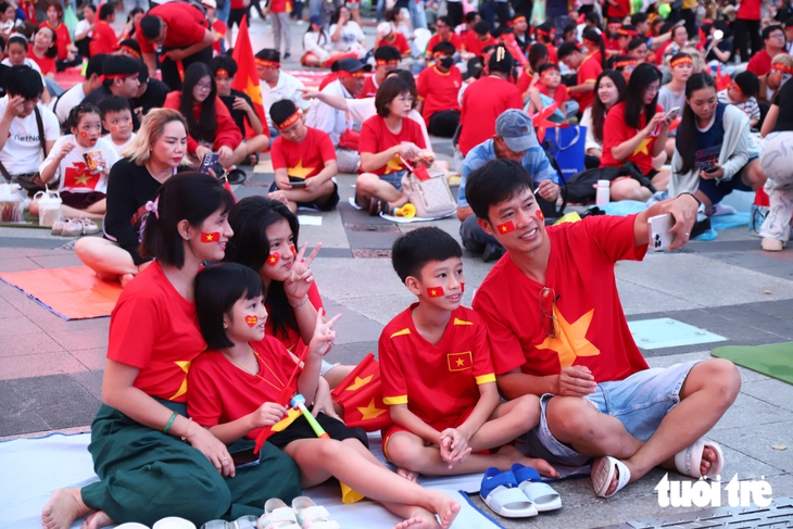 Chung kết Việt Nam - Thái Lan: Cổ động viên sẵn sàng ‘cháy’ cùng đội tuyển  - Ảnh 4.