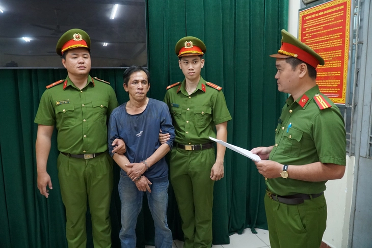 Cướp tiệm vàng ở TP.HCM, nghi phạm bị bắt sau 82 phút - Ảnh 2.