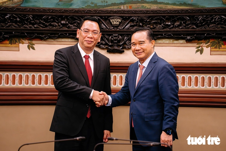 TP.HCM luôn dành ưu tiên hàng đầu cho quan hệ hợp tác với Vientiane - Ảnh 5.