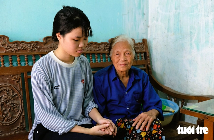 Con đường nào đây cho nữ sinh không còn cha mẹ đậu Học viện Ngân hàng? - Ảnh 1.