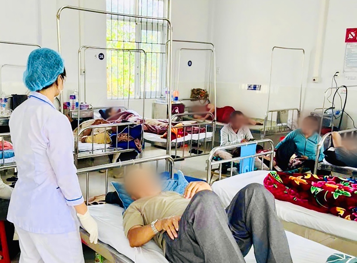 Cục An toàn thực phẩm yêu cầu khẩn trương điều tra nguyên nhân vụ ngộ độc bánh mì ở Gia Lai - Ảnh 1.