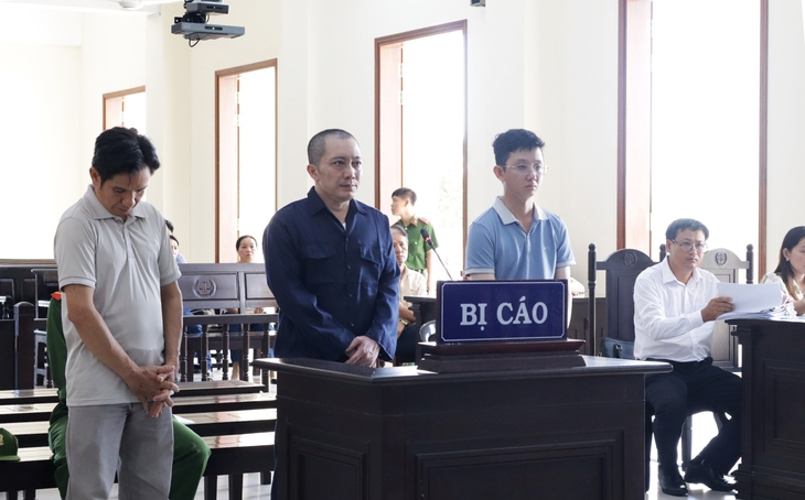 Cựu cán bộ thuế hầu tòa về tội lạm dụng chức vụ liên tục từ chối luật sư chỉ định - Ảnh 2.