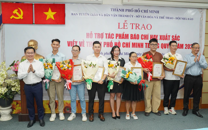 Thành uỷ TP.HCM gợi ý 5 nội dung nâng chất lượng tác phẩm báo chí thành phố - Ảnh 4.
