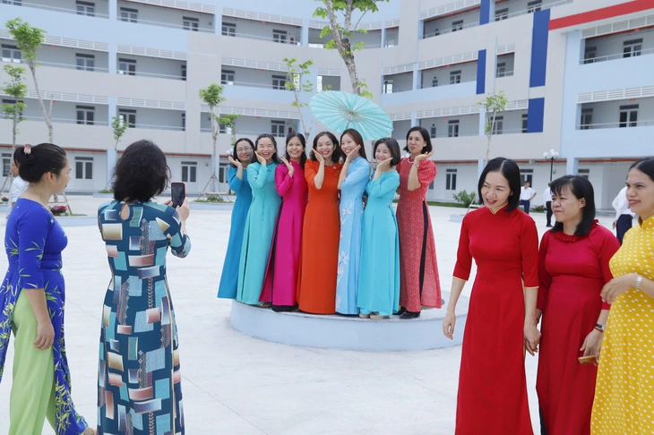 Cận cảnh ngôi trường THPT công lập hiện đại như trường quốc tế ở TP.HCM - Ảnh 4.