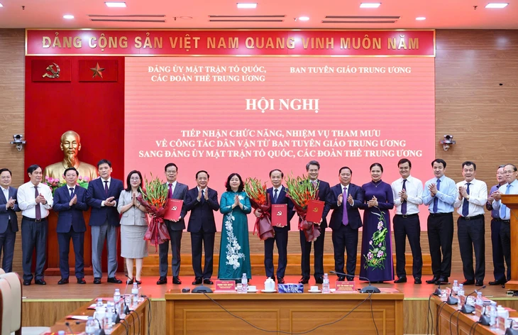 Ông Phạm Tất Thắng, Nguyễn Quang Đức, Triệu Tài Vinh làm Phó bí thư Đảng ủy MTTQ, các đoàn thể Trung ương - Ảnh 2.