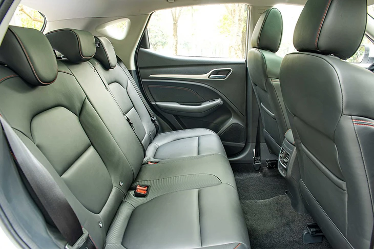 Tin tức giá xe: MG ZS giảm giá kỷ lục, SUV B thực tế còn rẻ hơn Kia Morning - Ảnh 8.