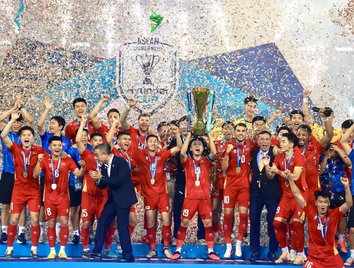 Quang Hải là cầu thủ Việt Nam giàu thành tích nhất tại ASEAN Cup - Ảnh 1.