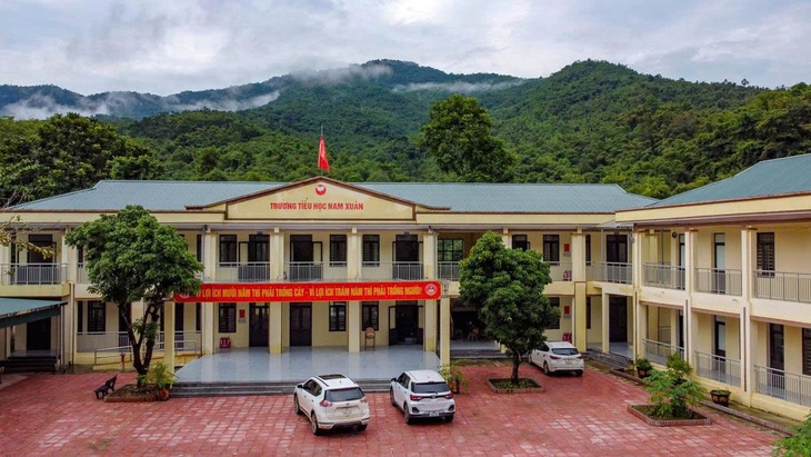 Trường học ở Thanh Hóa vừa đưa vào sử dụng 8 tháng đã ngấm nước, nứt tường - Ảnh 4.