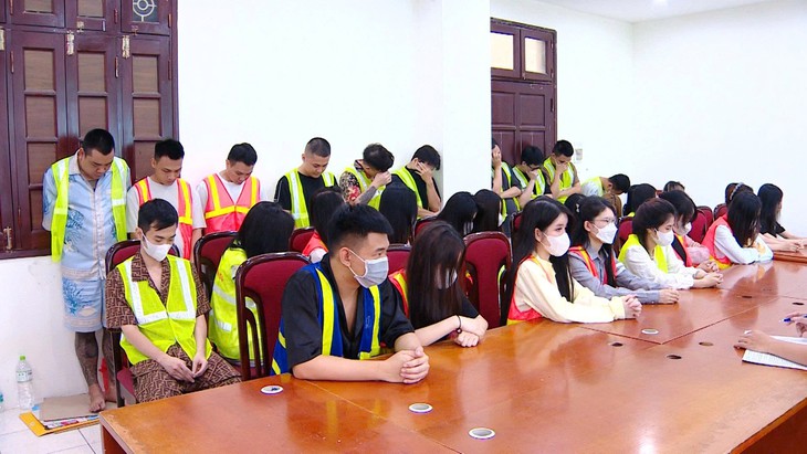 Phá đường dây ma túy Etomidate 'núp bóng' thuốc lá điện tử, giao dịch khoảng 100 tỉ đồng - Ảnh 1.