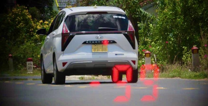 Tài xế chạy 99km/h ở đoạn đường chỉ giới hạn 50km/h - Ảnh 1.