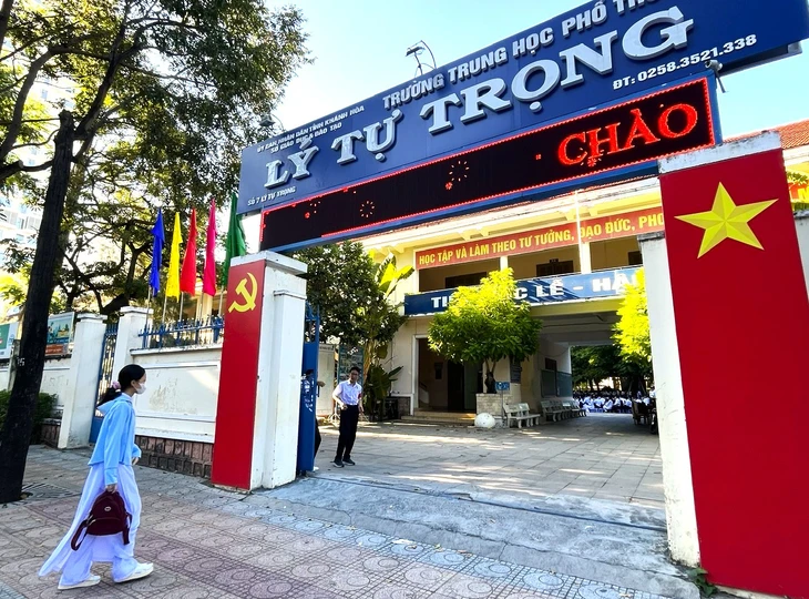 Khánh Hòa miễn phí sách giáo khoa cho học sinh - Ảnh 1.