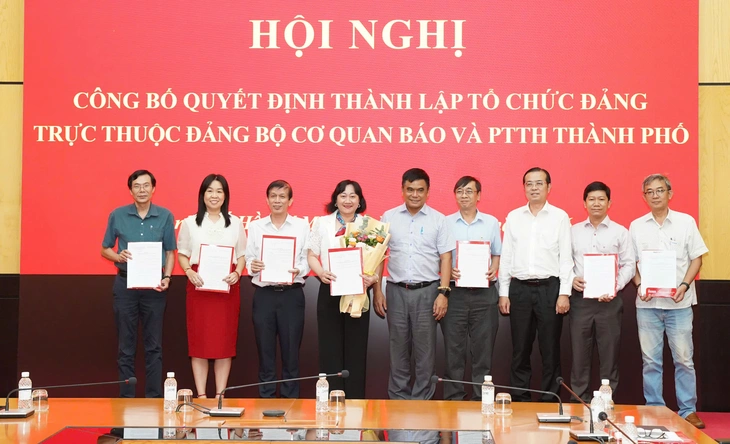 Trao quyết định thành lập và nhân sự Đảng bộ bộ phận Báo điện tử Tuổi Trẻ - Ảnh 4.