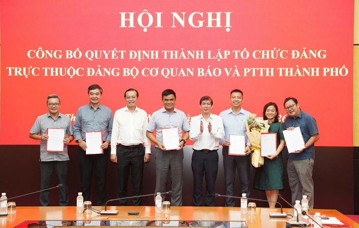Trao quyết định thành lập và nhân sự Đảng bộ bộ phận Báo điện tử Tuổi Trẻ - Ảnh 3.