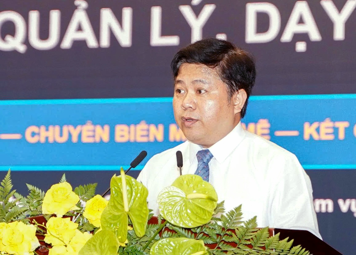Trường chuyên Lê Hồng Phong TP.HCM có hiệu trưởng mới - Ảnh 2.