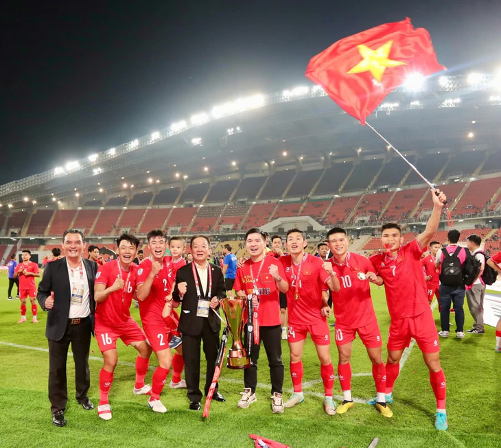 Dấu ấn của ‘bầu’ Hiển trong chức vô địch ASEAN Cup 2026 - Ảnh 1.