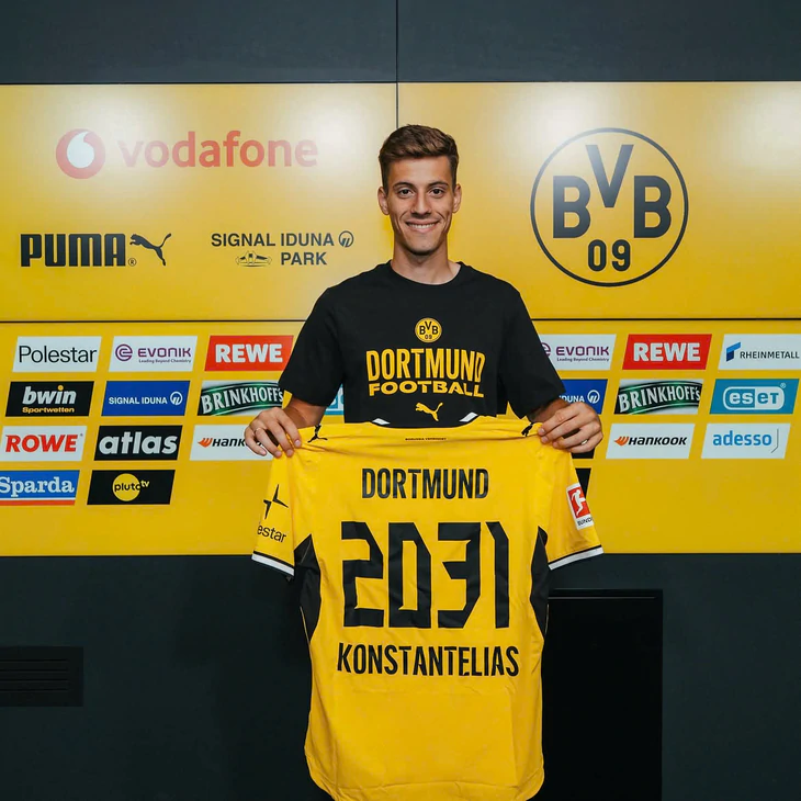 HLV Borussia Dortmund không thể phát âm đúng tên học trò - Ảnh 1.