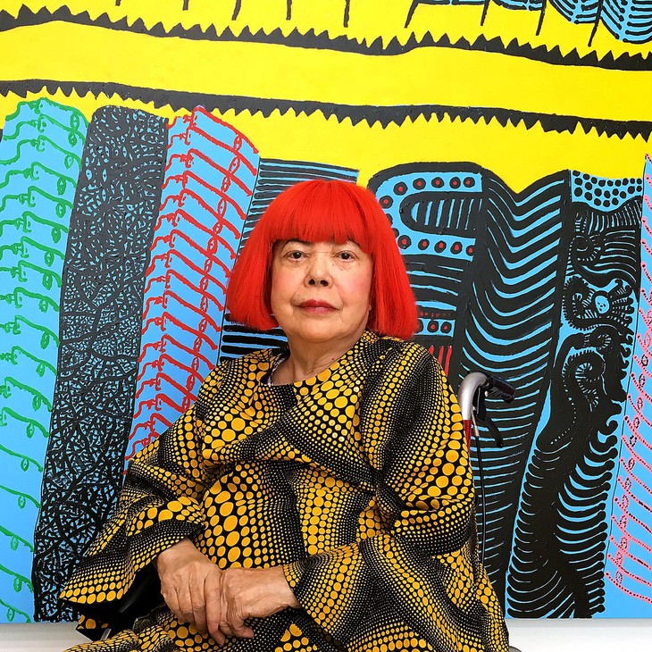 'Nữ hoàng chấm bi' Yayoi Kusama qua đời ở tuổi 97 - Ảnh 1.