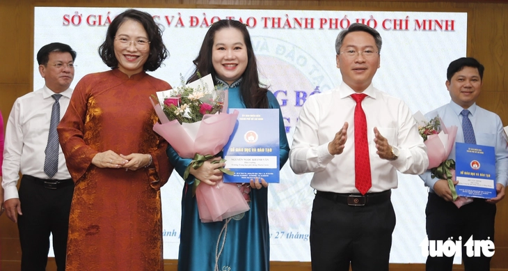 Sở Giáo dục và Đào tạo TP.HCM có Chánh văn phòng mới, bổ nhiệm nhiều cán bộ quản lý chủ chốt - Ảnh 5.