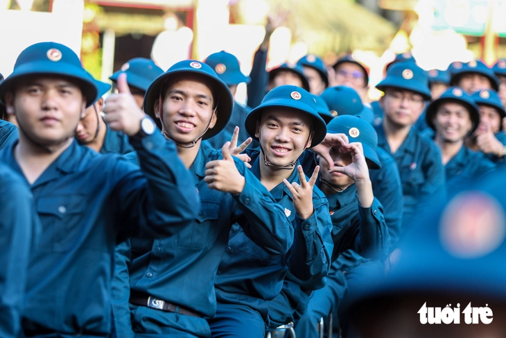 Học liên thông lên đại học sau khi tốt nghiệp cao đẳng có được tạm hoãn nghĩa vụ quân sự không? - Ảnh 1.