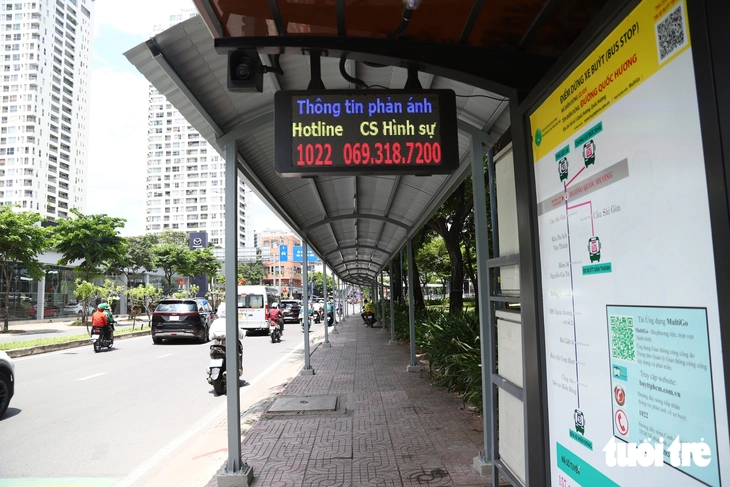 TP.HCM lắp mảng xanh giúp người dân mát mẻ khi đợi xe buýt, chỉnh trang trạm dừng tăng mỹ quan đô thị - Ảnh 4.