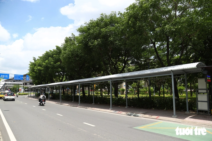 TP.HCM lắp mảng xanh giúp người dân mát mẻ khi đợi xe buýt, chỉnh trang trạm dừng tăng mỹ quan đô thị - Ảnh 10.