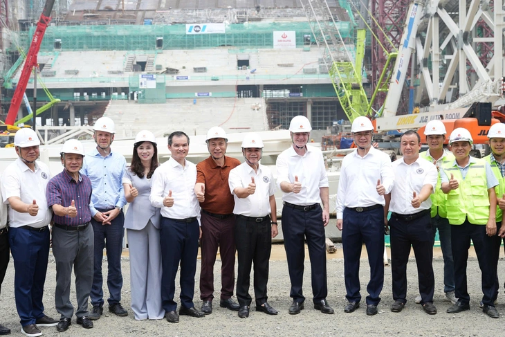 Chủ tịch FIFA thăm sân vận động 60.000 chỗ của PVF - Ảnh 1.