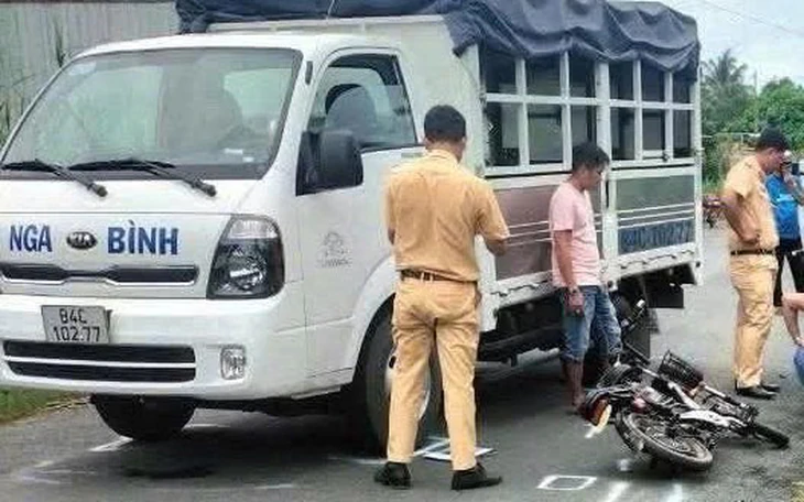 Hoãn phiên tòa xét xử vụ tài xế xe tải gây tai nạn khiến nữ sinh 14 tuổi ở Vĩnh Long tử vong - Ảnh 2.