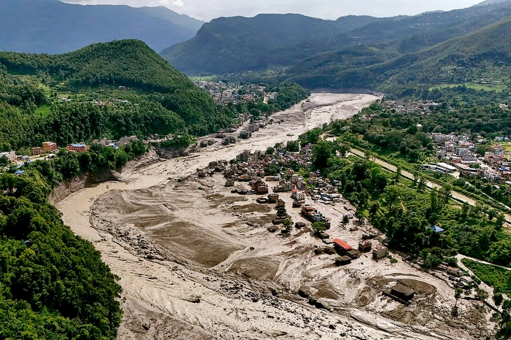 Các lý do gây lũ quét tử thần ở biên giới Nepal - Trung Quốc khiến hàng trăm người chết, mất tích - Ảnh 1.