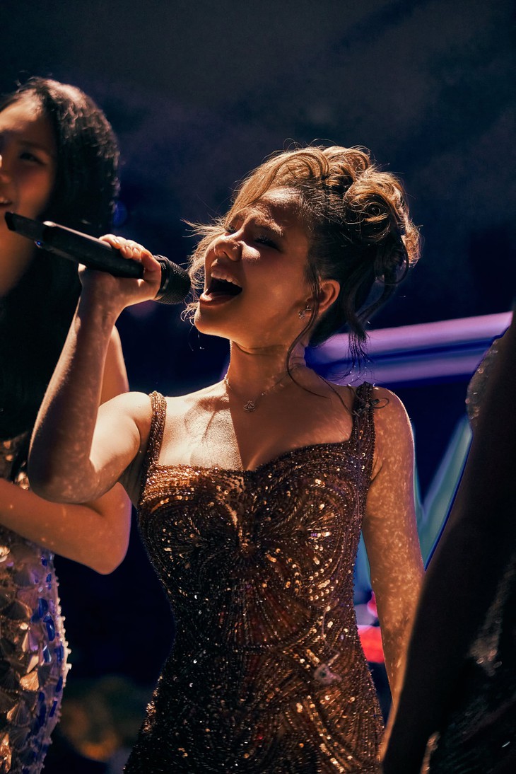 Myra Trần lần đầu thử sức với nhạc kịch Broadway, hóa thân Công chúa Mỹ Linh - Ảnh 3.