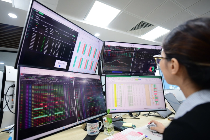 Chứng khoán 27-8: Dự báo VN-Index hướng tới 1.850 điểm, ngành điện có thông tin tích cực - Ảnh 1.