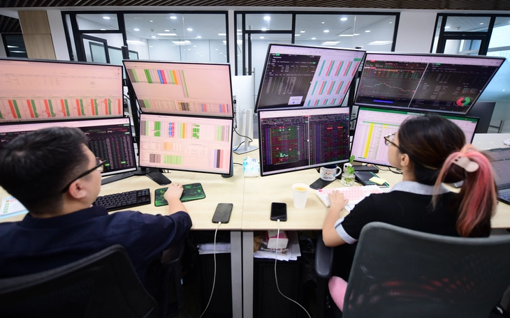 VN-Index giữ chuỗi tăng 6 phiên, dòng tiền 'nghỉ lễ' sớm - Ảnh 3.