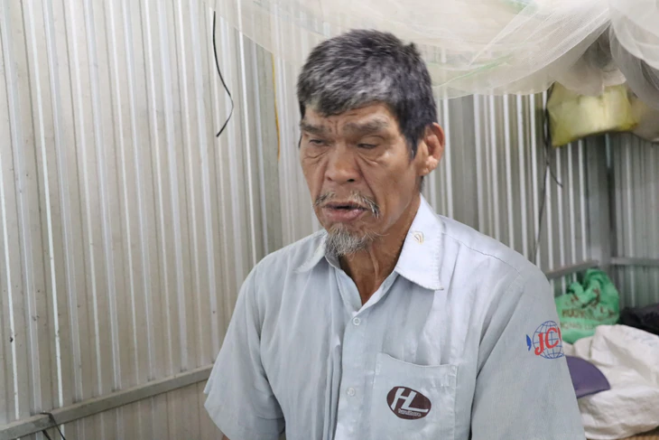 Người đàn ông cao hơn 2,1m ở Cần Thơ: Một câu chuyện khiến nhiều người suy ngẫm - Ảnh 3.