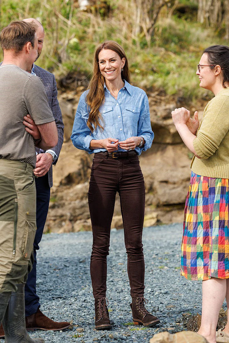 Phong cách đối lập của Kate Middleton và Meghan Markle - Ảnh 4.