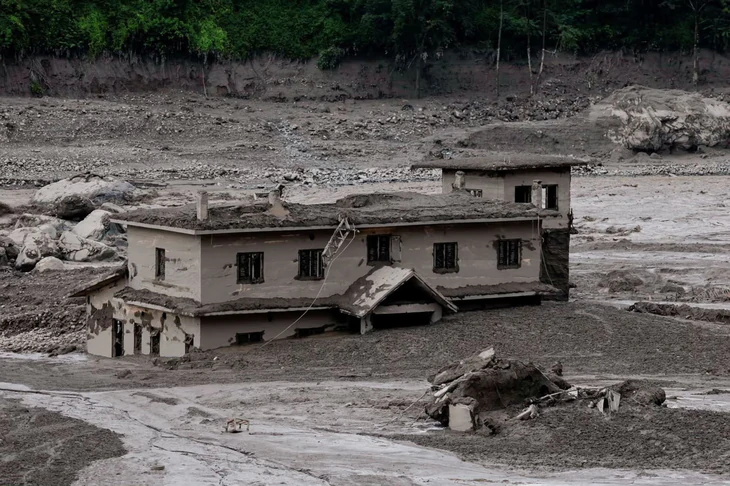 3.000 mất tích sau thảm hoạ lũ quét, Nepal kêu gọi quốc tế trợ giúp kỹ thuật - Ảnh 2.