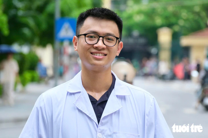 Nam sinh Ninh Bình đỗ đầu kỳ thi bác sĩ nội trú Y Hà Nội - Ảnh 1.