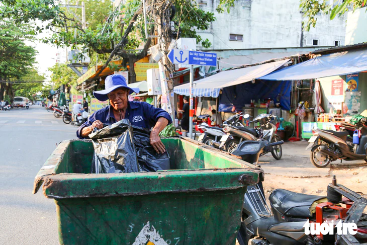 Với14 triệu dân, TP.HCM làm gì để phân loại rác tại nguồn đi vào thực chất? - Ảnh 1.