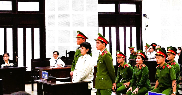 Phúc thẩm vụ bà Hoàng Thị Kim Châu tham ô hàng trăm tỉ đồng: Tạm ngừng phiên tòa - Ảnh 1.