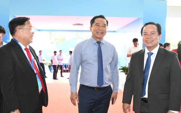 Tây Ninh khởi công 13 dự án 4,5 tỉ USD, đưa phương tiện không người lái thành động lực tăng trưởng mới - Ảnh 2.