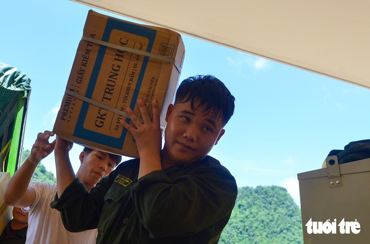 'Chạy nước rút' hoàn thiện trường nội trú liên cấp Quốc Khánh để thầy trò vùng biên cương kịp khai giảng - Ảnh 5.