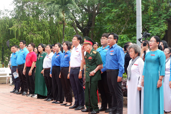 Lễ chào cờ Tôi yêu Tổ quốc Tôi tại công viên Lê Thị Riêng TP . HCM năm 2026 - Ảnh 2.